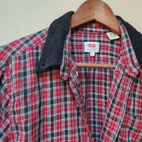 🌻Levi's 100% cotton red plaid shirt with corduroy collar / S - Picture 3 of 4